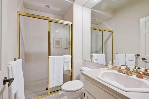 Bath - 4610 Bayswater Rd, Shorewood, MN 55331 photo 2 of 2