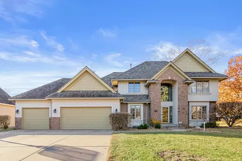 5951 Ridge Creek Rd, Shoreview, MN 55126