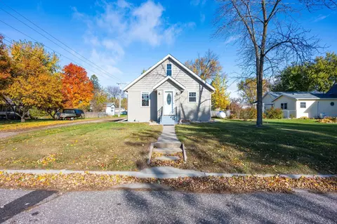 310 W Jackson St, Parkers Prairie, MN 56361
