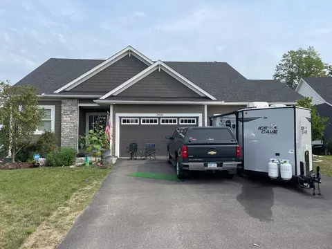 2436 Woods Dr, Victoria, MN 55386
