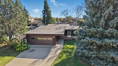 94 22nd Ave N, Fargo, ND 58102