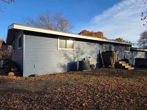 Exterior - 929 Ash St, Appleton, MN 56208 photo 7 of 7