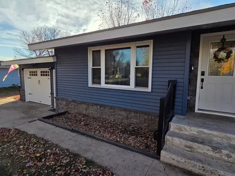 Exterior - 929 Ash St, Appleton, MN 56208 photo 4 of 7