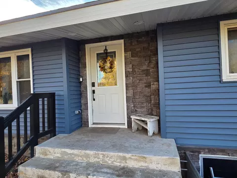 Exterior - 929 Ash St, Appleton, MN 56208 photo 5 of 7