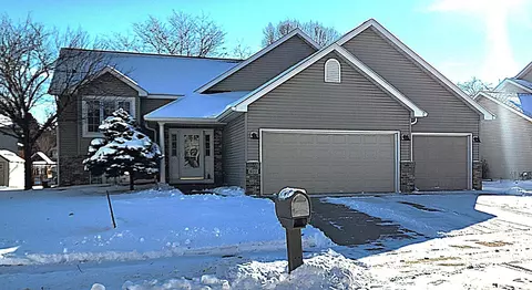 920 Plymouth Ln NW, Rochester, MN 55901