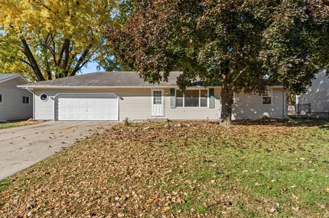 148 Spruce Dr, Apple Valley, MN 55124