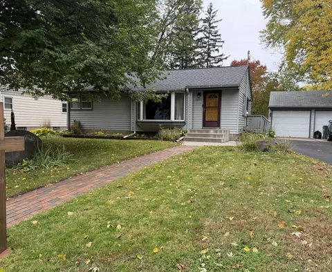 1897 Aglen St, Roseville, MN 55113