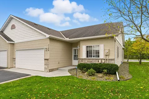 1126 Iris Dr, White Bear Twp, MN 55127