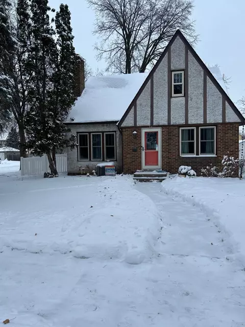 881 Clear Ave, Saint Paul, MN 55106