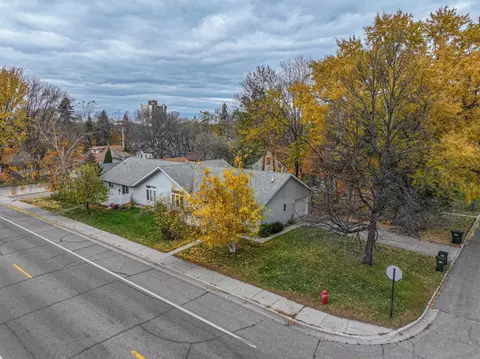 217 10th Ave E, Alexandria, MN 56308