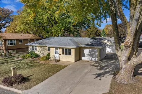 313 Glenn Rd, Albert Lea, MN 56007 photo 2