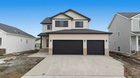 5869 11th St W, West Fargo, ND 58078