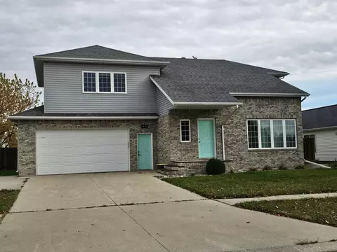 1842 52nd St S, Fargo, ND 58103