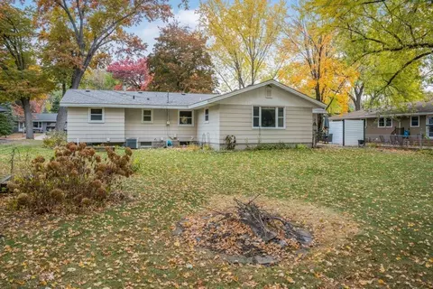 2556 Ardan Ave, Mounds View, MN 55112