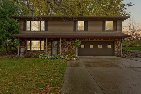 505 16th Ave NE, Waseca, MN 56093
