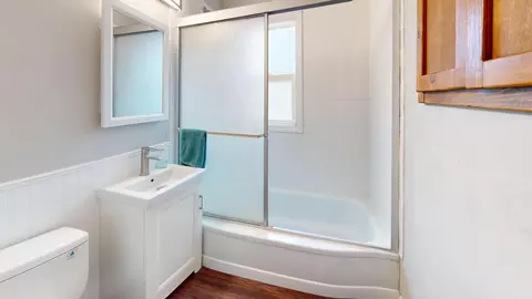 Bath - 522 Saint Thomas Ave, Albert Lea, MN 56007 photo 1 of 1