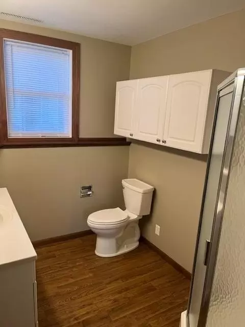 Bath - 817 16th St, Windom, MN 56101 photo 2 of 2