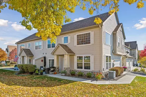 7745 Buttercup Ct, Chanhassen, MN 55317