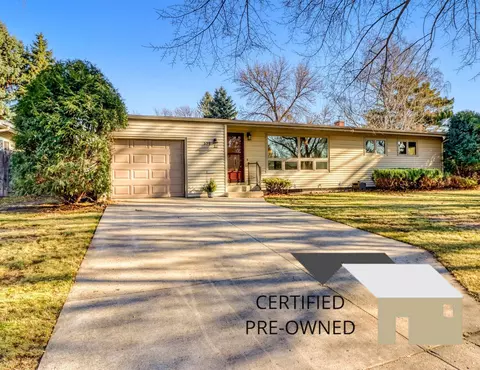 530 Cedar Ln, Moorhead, MN 56560