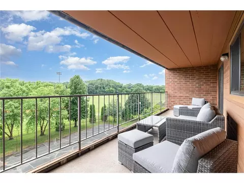3320 Louisiana Ave S #410, Saint Louis Park, MN 55426
