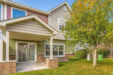 12284 River Valley Dr, Burnsville, MN 55337