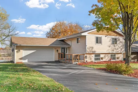 2604 Lake Shore Ave, Little Canada, MN 55117