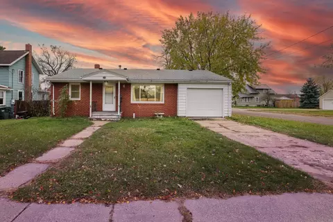 523 W Mill St, Paynesville, MN 56362
