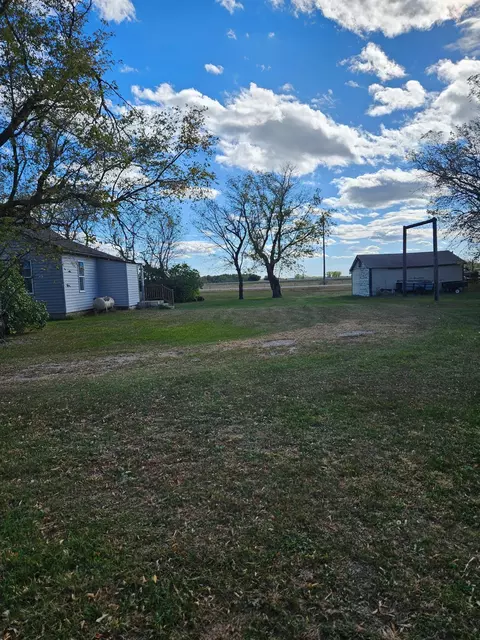 213 Iowa Ave, Halma, MN 56729