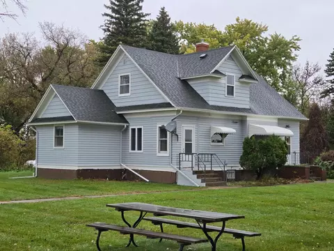 48615 220th St, Morris, MN 56267