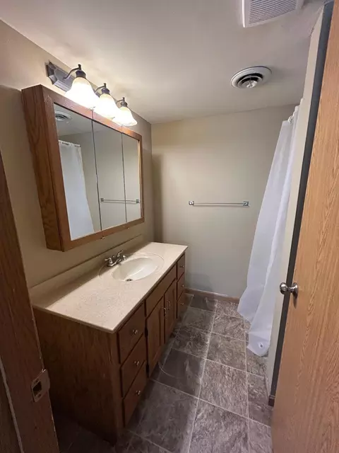 Bath - 1013 3rd St N, Saint Cloud, MN 56303 photo 2 of 2