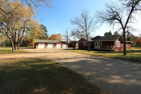 886 2nd St SE, Staples, MN 56479