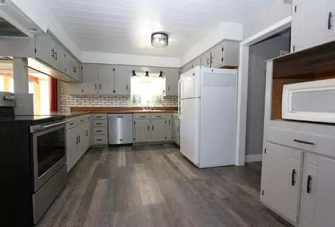 886 2nd St SE, Staples, MN 56479 photo 8