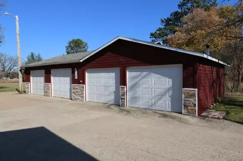 886 2nd St SE, Staples, MN 56479 photo 2