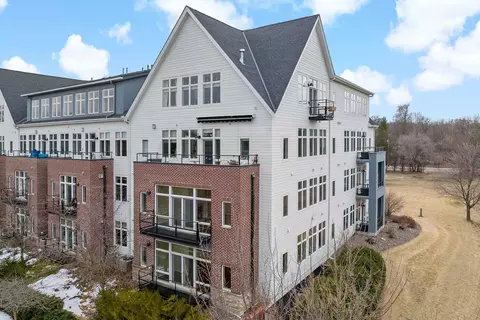 301 7th St W #2204, Northfield, MN 55057