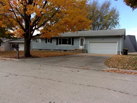 1128 Chestnut St, Fairmont, MN 56031