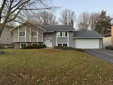 1669 Walnut Ln, Eagan, MN 55122 photo 2
