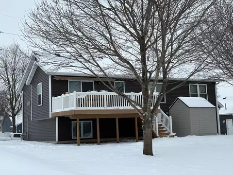 Exterior - 300 7th St SW, Plainview, MN 55964 photo 3 of 10