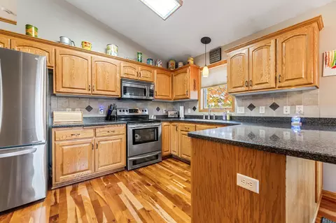 Kitchen - 300 7th St SW, Plainview, MN 55964 photo 1 of 6