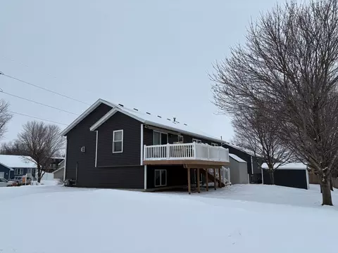Exterior - 300 7th St SW, Plainview, MN 55964 photo 2 of 10