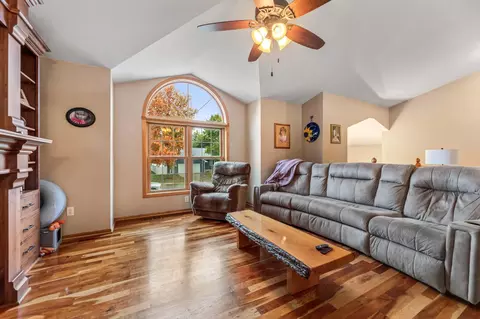 Living - 300 7th St SW, Plainview, MN 55964 photo 2 of 2