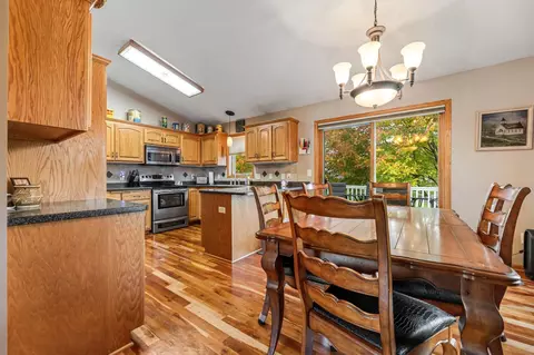 Dining - 300 7th St SW, Plainview, MN 55964 photo 1 of 1