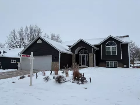 300 7th St SW, Plainview, MN 55964