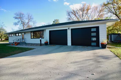 313 9th Ave S, Wahpeton, ND 58075