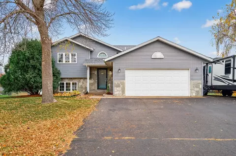 4775 Farmstead Dr, Monticello, MN 55362