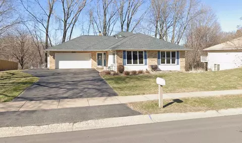 14526 Village Woods Dr, Eden Prairie, MN 55347