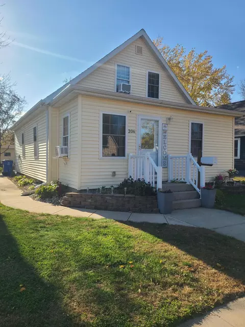 206 8th St W, Canby, MN 56220