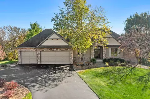 19475 Foxfield Dr, Prior Lake, MN 55372