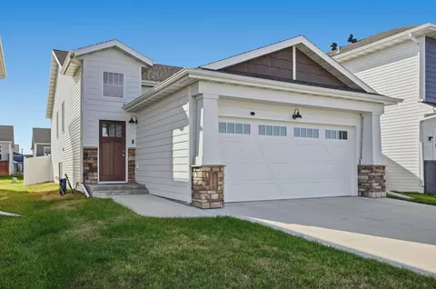1566 S 68th Ave S, Fargo, ND 58104