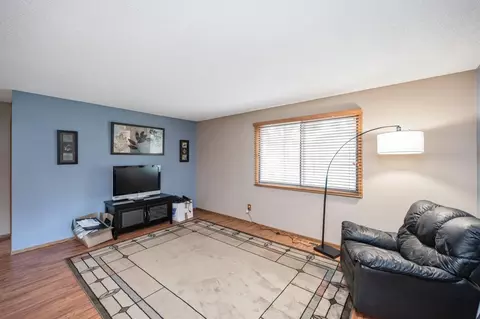 8469 S Pond Trl, Champlin, MN 55316 photo 6