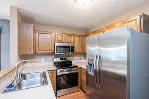 8469 S Pond Trl, Champlin, MN 55316 photo 8
